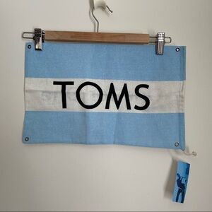 NWT Tom’s Shoe Bag/Flag